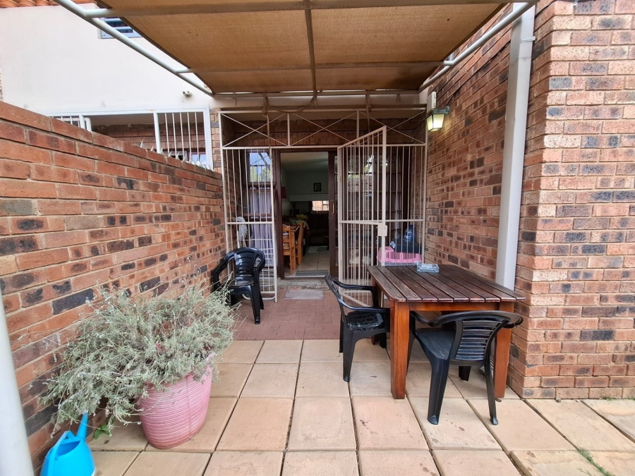 3 Bedroom Property for Sale in Langenhovenpark Free State